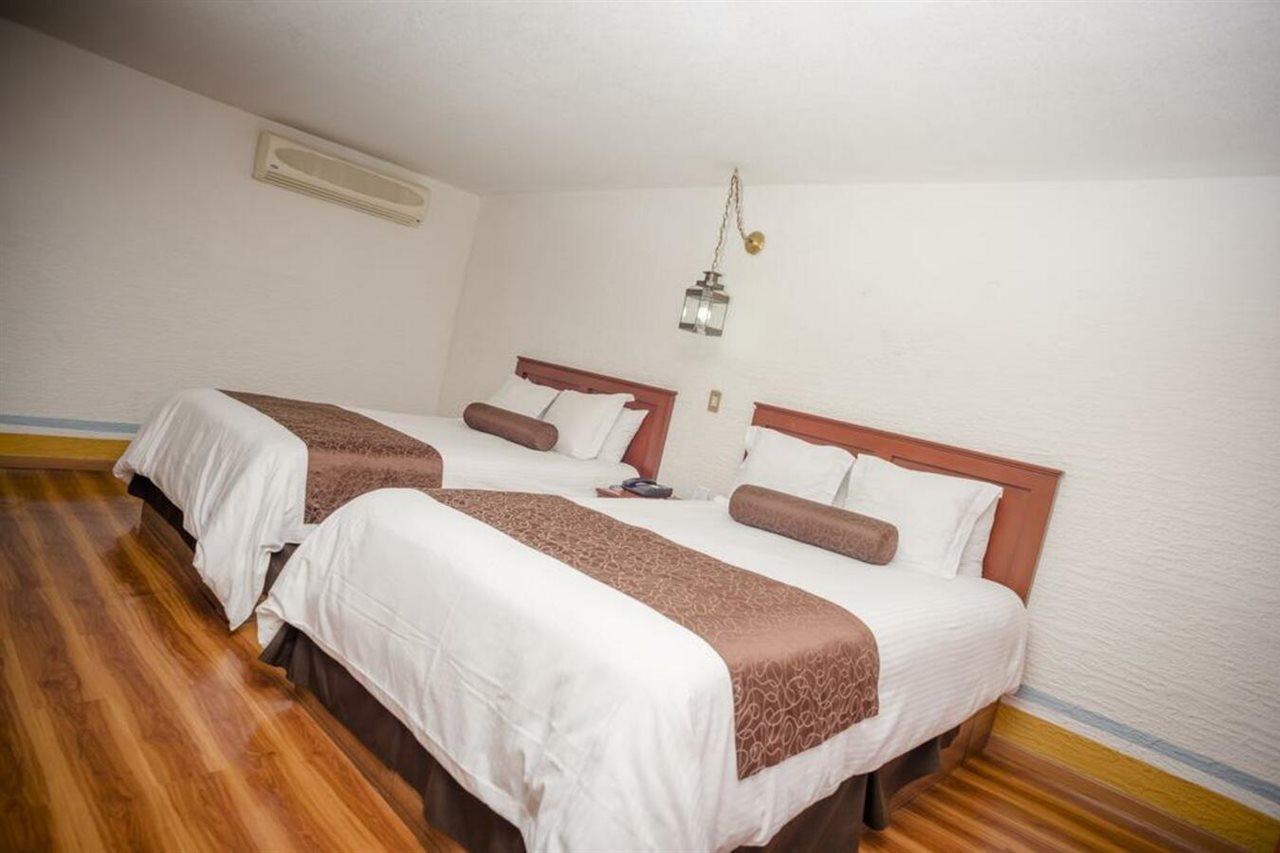 Howard Johnson By Wyndham Morelia Calle Real Екстериор снимка