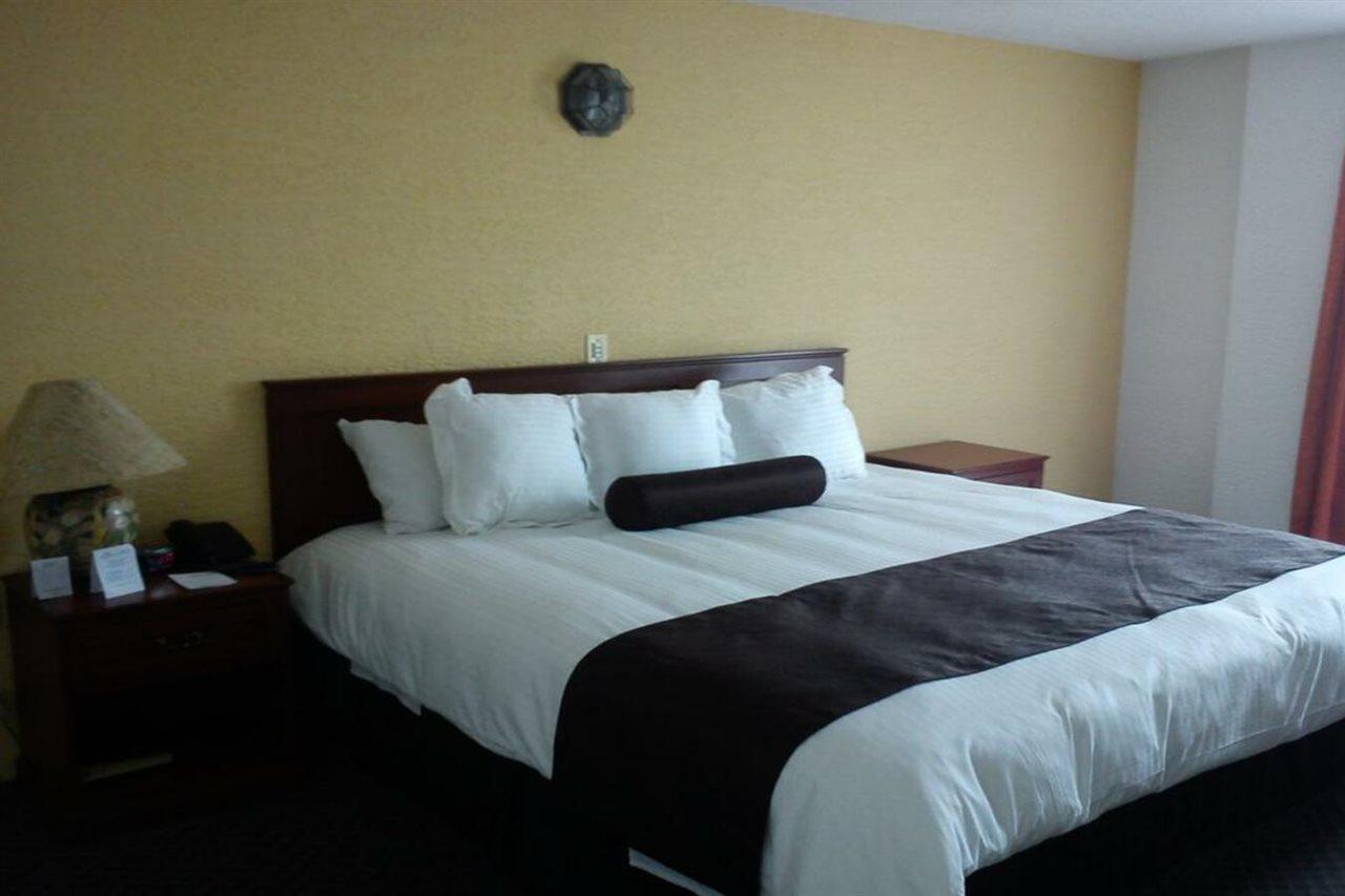 Howard Johnson By Wyndham Morelia Calle Real Екстериор снимка