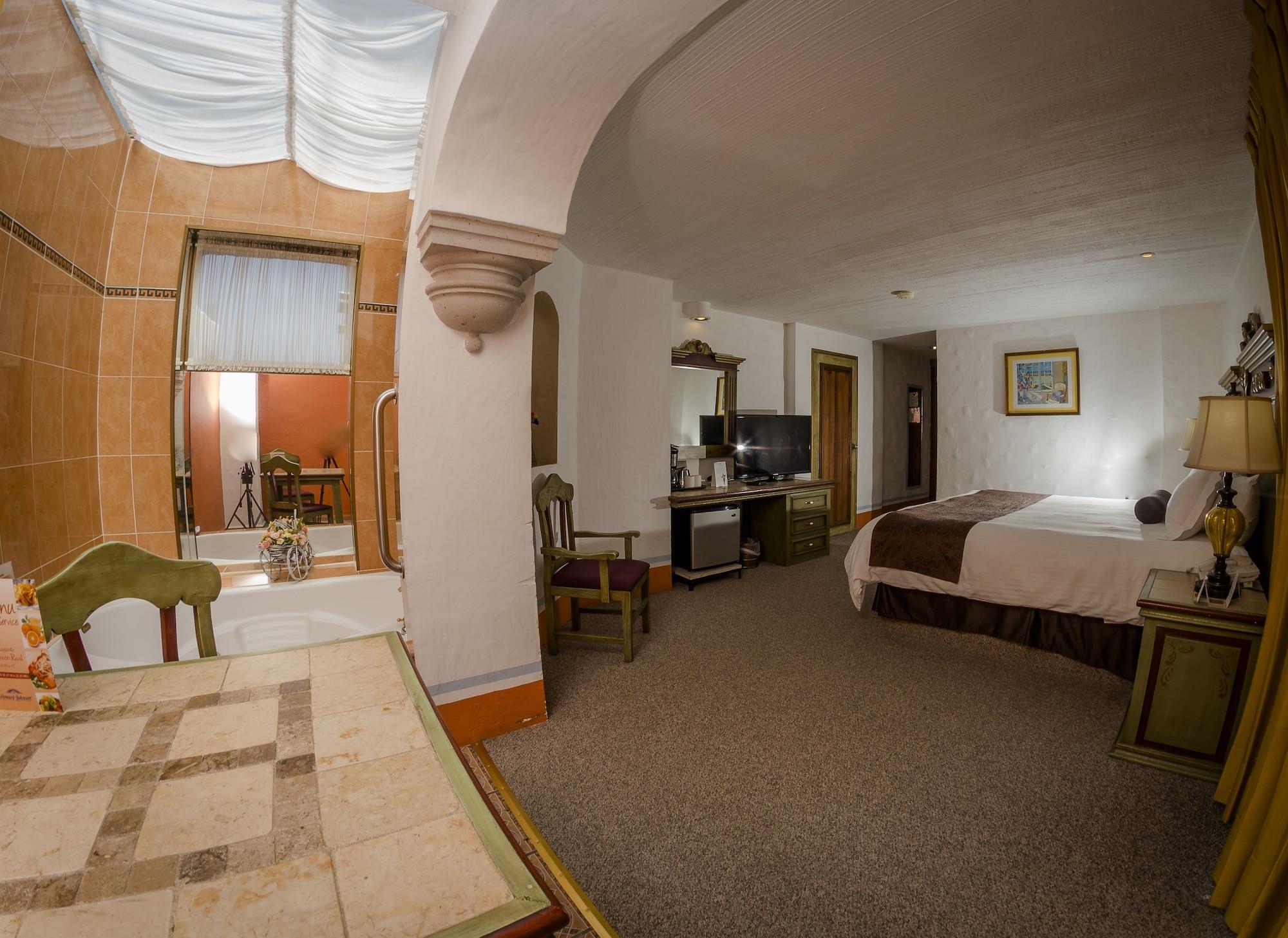 Howard Johnson By Wyndham Morelia Calle Real Екстериор снимка