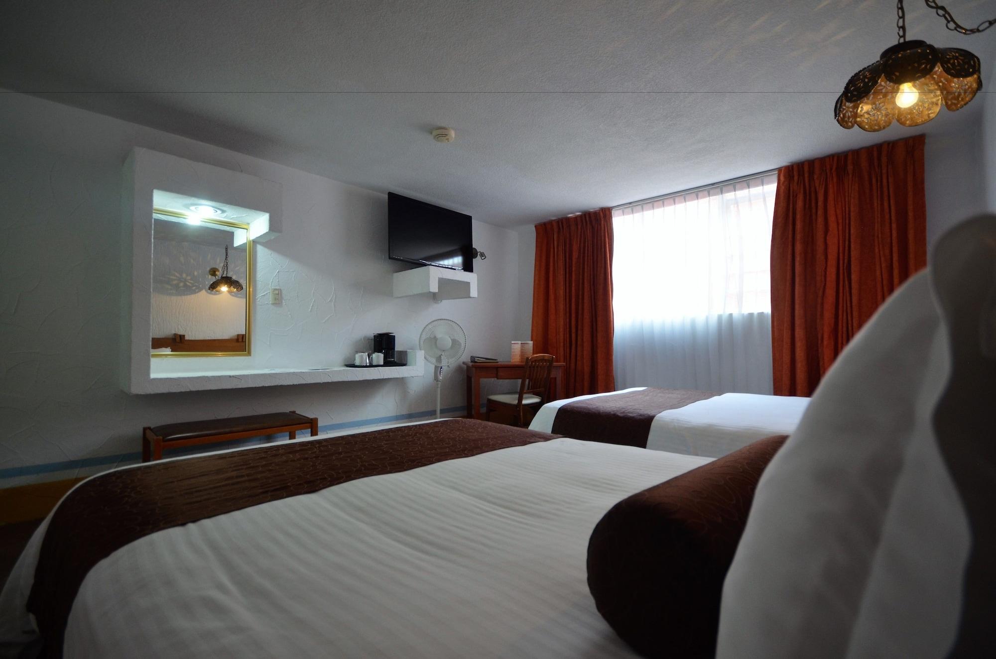 Howard Johnson By Wyndham Morelia Calle Real Екстериор снимка