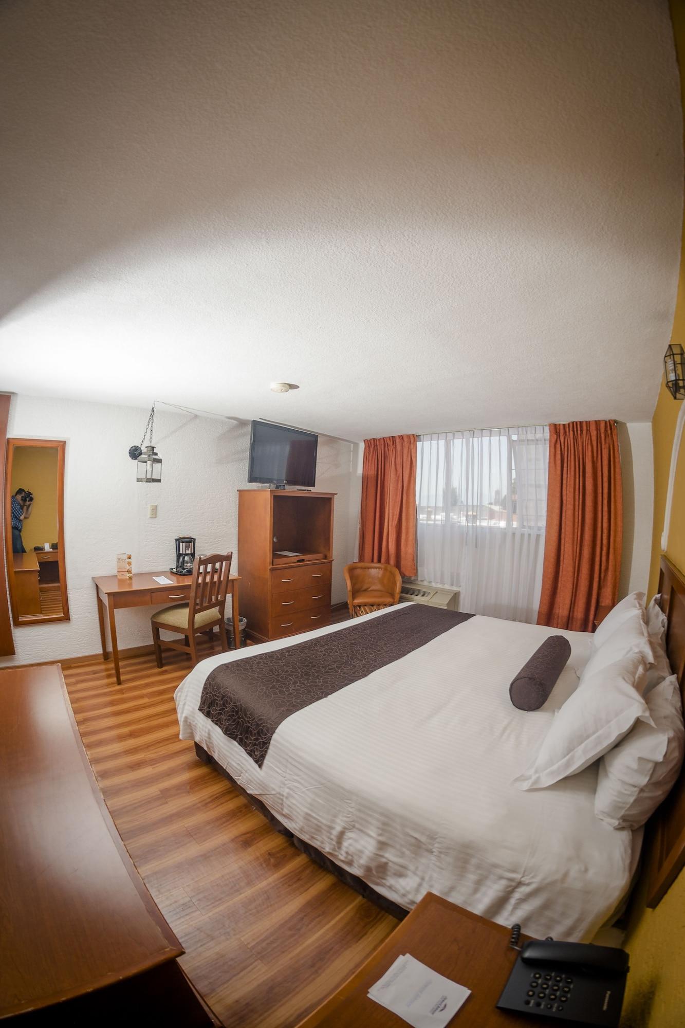 Howard Johnson By Wyndham Morelia Calle Real Екстериор снимка